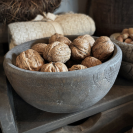 Vergrijsde houten kom/ bowl ( Dia 17 cm.)