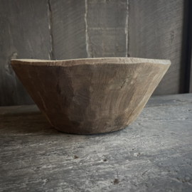 Oud houten schaaltje 10 ( Dia 21 cm)