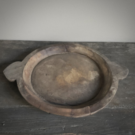 Oude verweerde  Chapati schaal 'Nr 85' ( L 50,5 cm)
