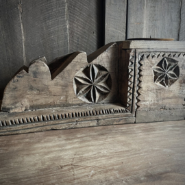 Oud ornament ( L 69 cm.)