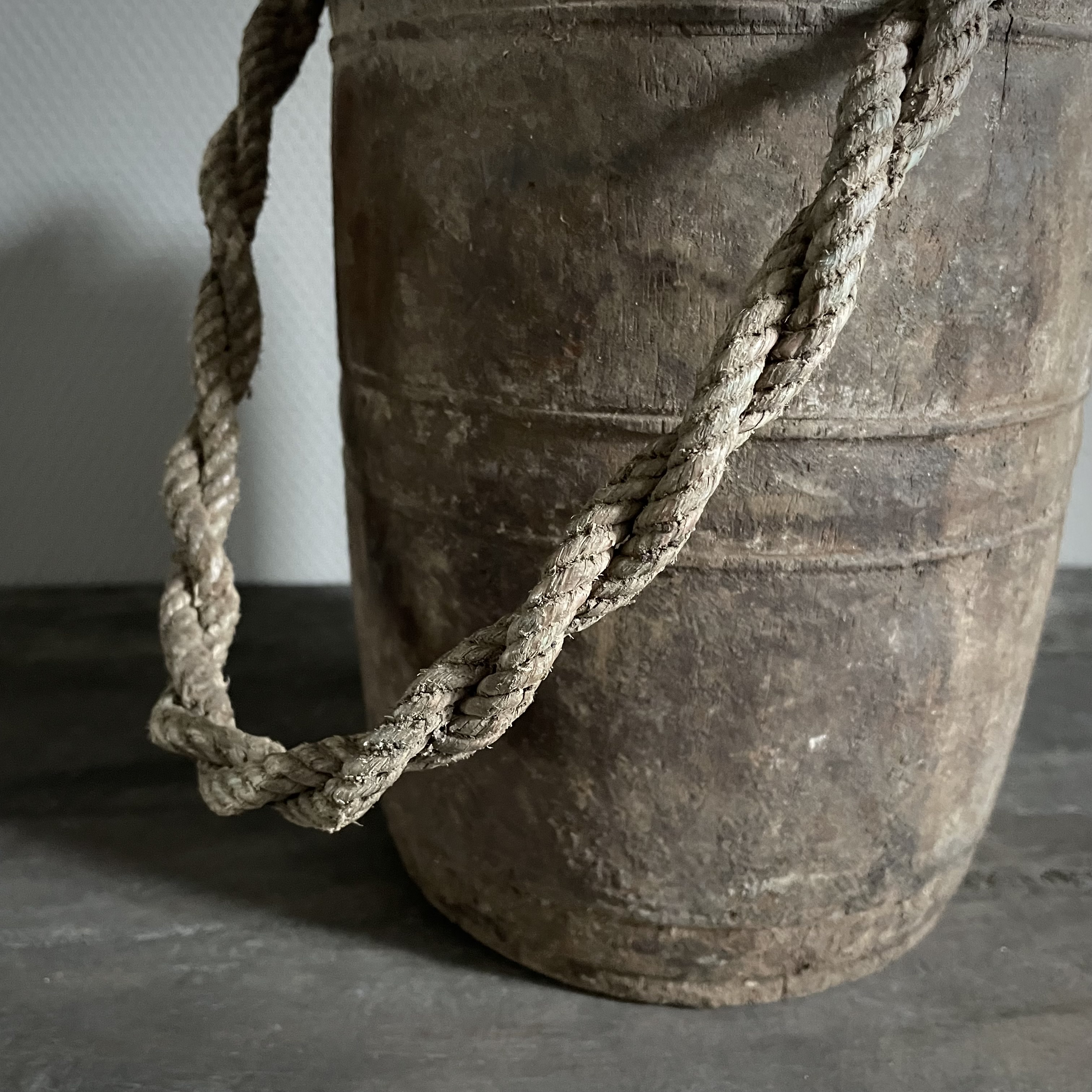 Oude Nepalese pot  NR131 (H 25 cm)