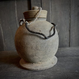 Oude Nepalese pot 136 (H 24 cm)