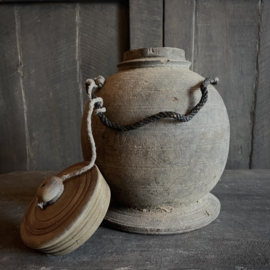 Oude Nepalese pot 136 (H 24 cm)