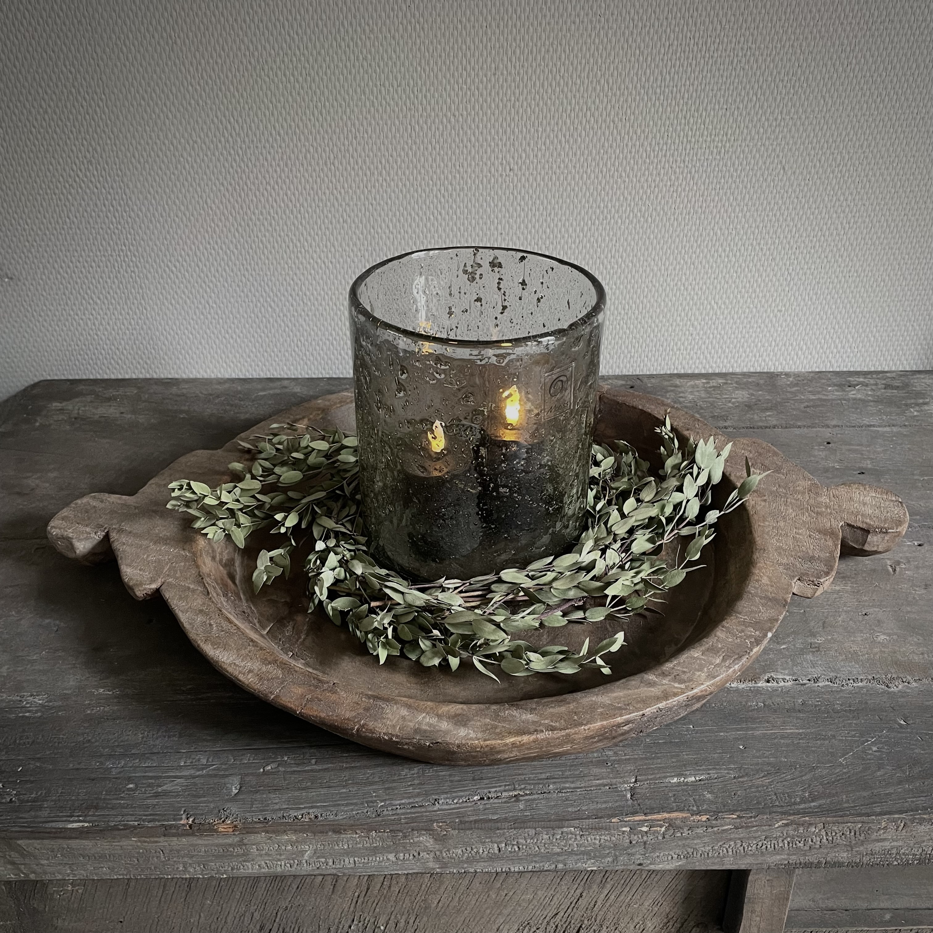 Oude verweerde  Chapati schaal 'Nr 87' ( L 57 cm)