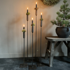 Metalen kandelaar 'S' (60 cm hoog)