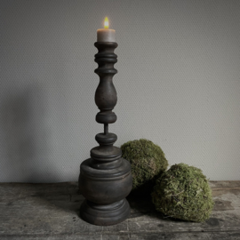 Sobere houten kandelaar  (50 cm hoog)