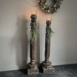 Oude Indische pilaar (H 112 cm.)