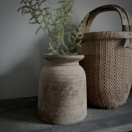 Oude Nepalese pot  NR130 (H 32 cm)