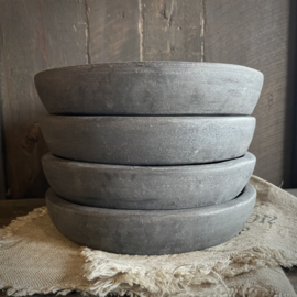 Aardewerken schaal  ( Dia 21,5 cm.)