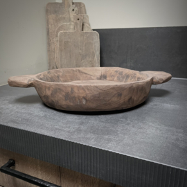 Oud houten schaal ( L 45 cm)