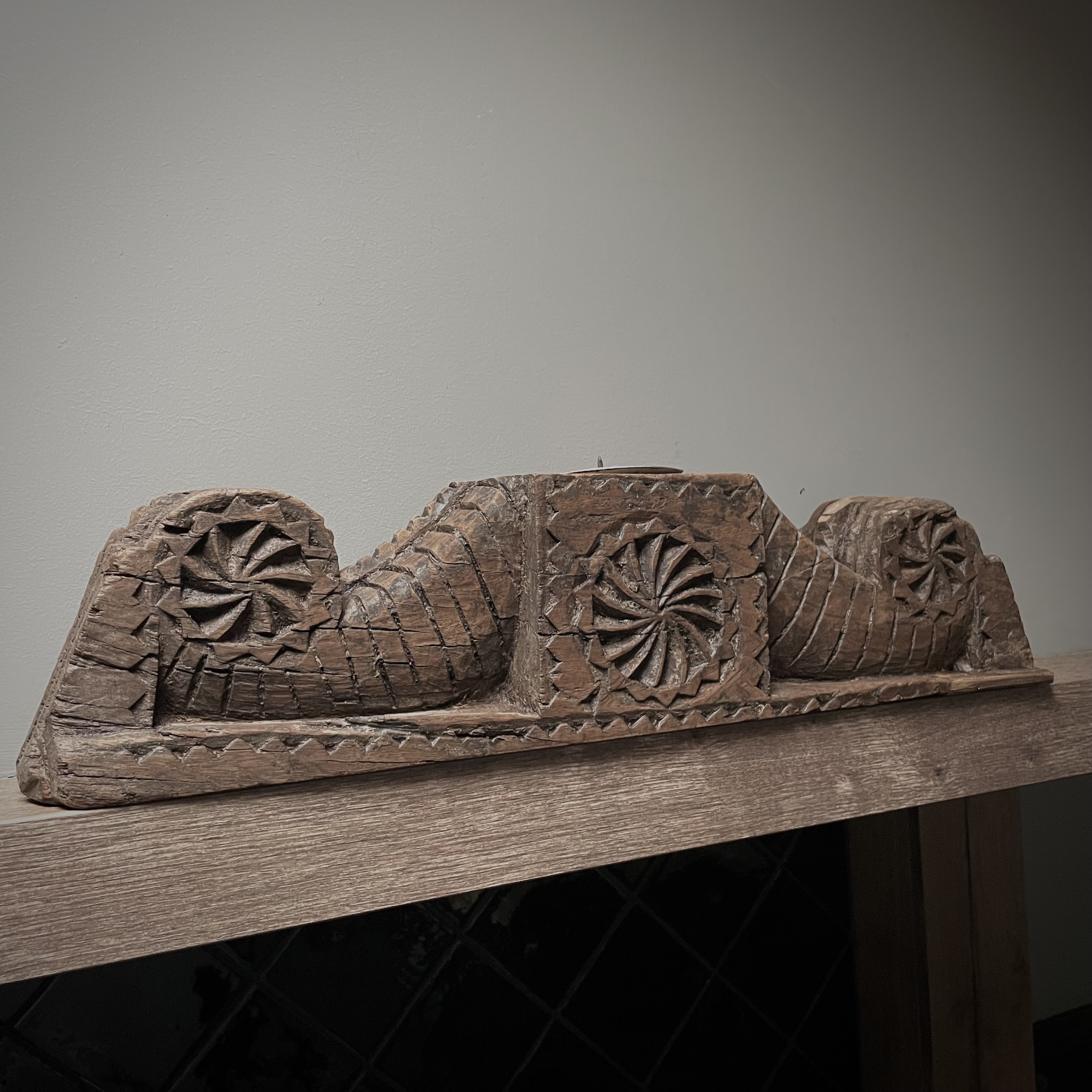 Oud ornament NR 45 ( L 55,5 cm.)