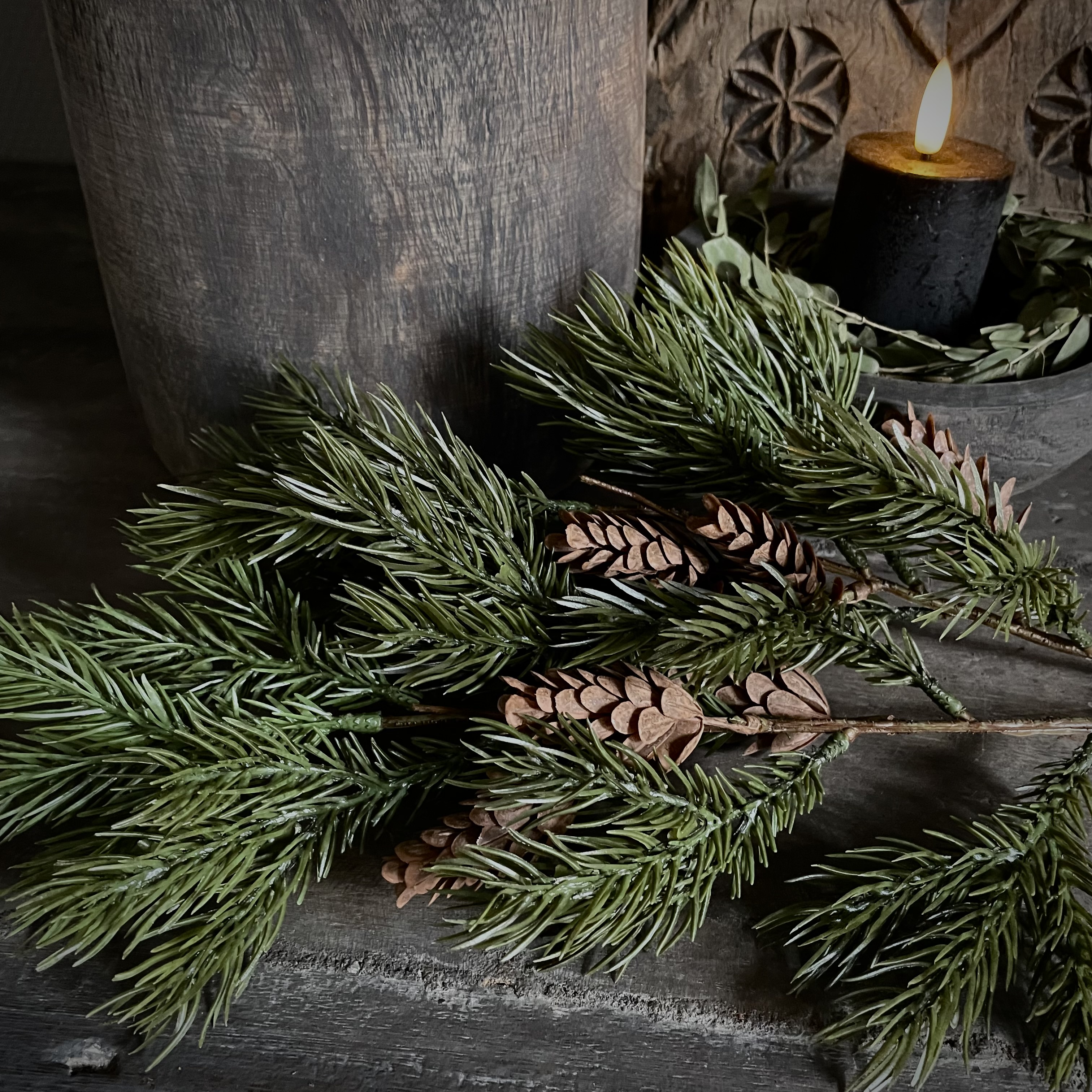 Pine branch 'kunst' (L 65 cm)