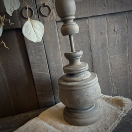 Sobere houten kandelaar  xl (50 cm hoog)