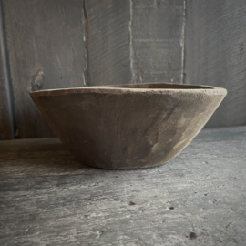 Oud houten schaaltje 2 ( Dia 21 cm)