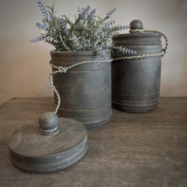 Houten pot met deksel (H 26 cm.)