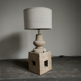 Unieke houten balusterlamp inclusief kap  (H 45 cm)