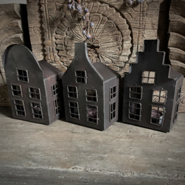 Set van 3 metalen gevelhuisjes (H 15,5 cm.)