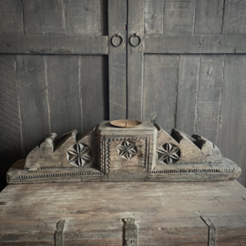 Oud ornament ( L 69 cm.)