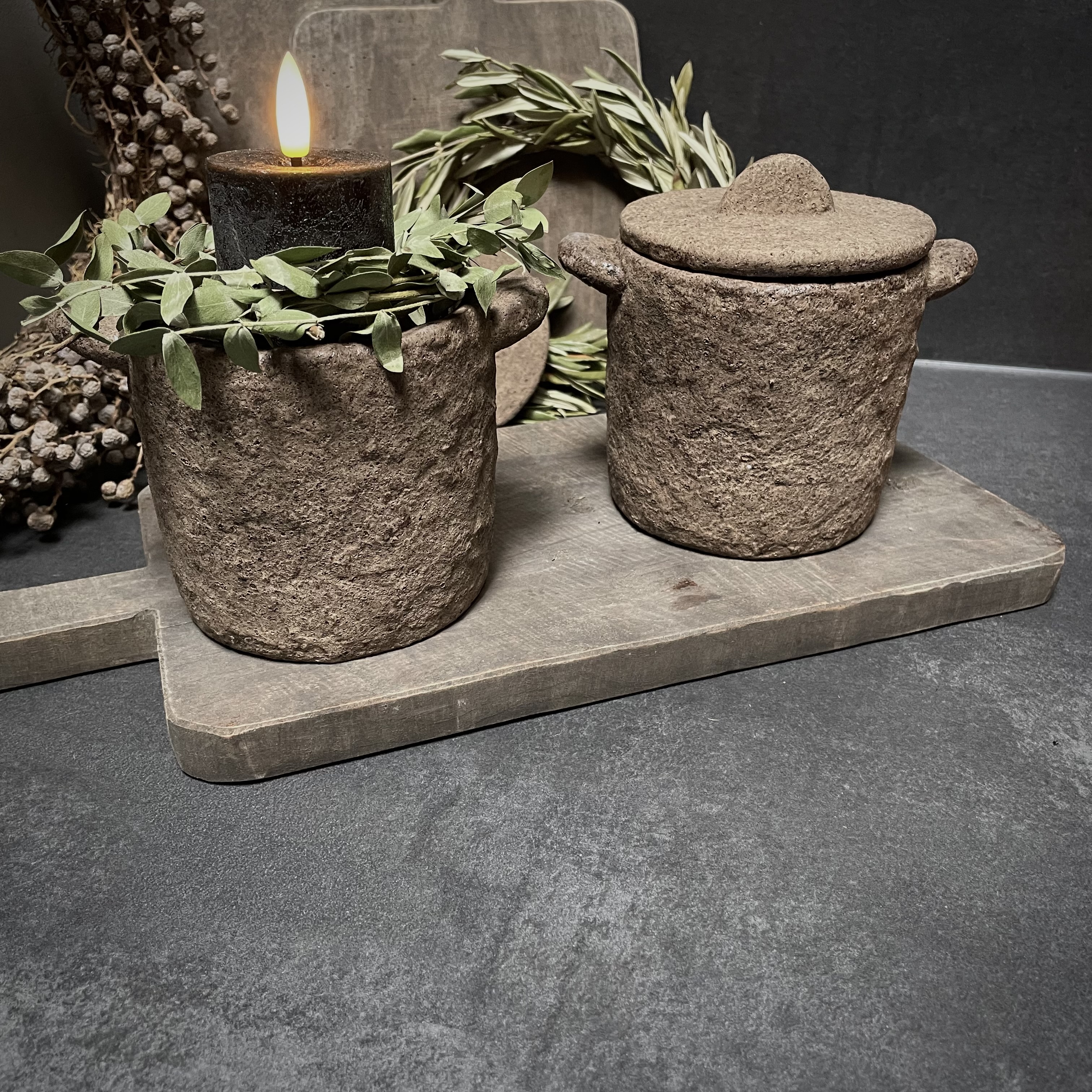 Aardewerken pot met deksel (H 12,5 cm)