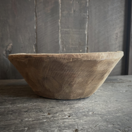 Oud houten schaaltje 6 ( Dia 21,5 cm)