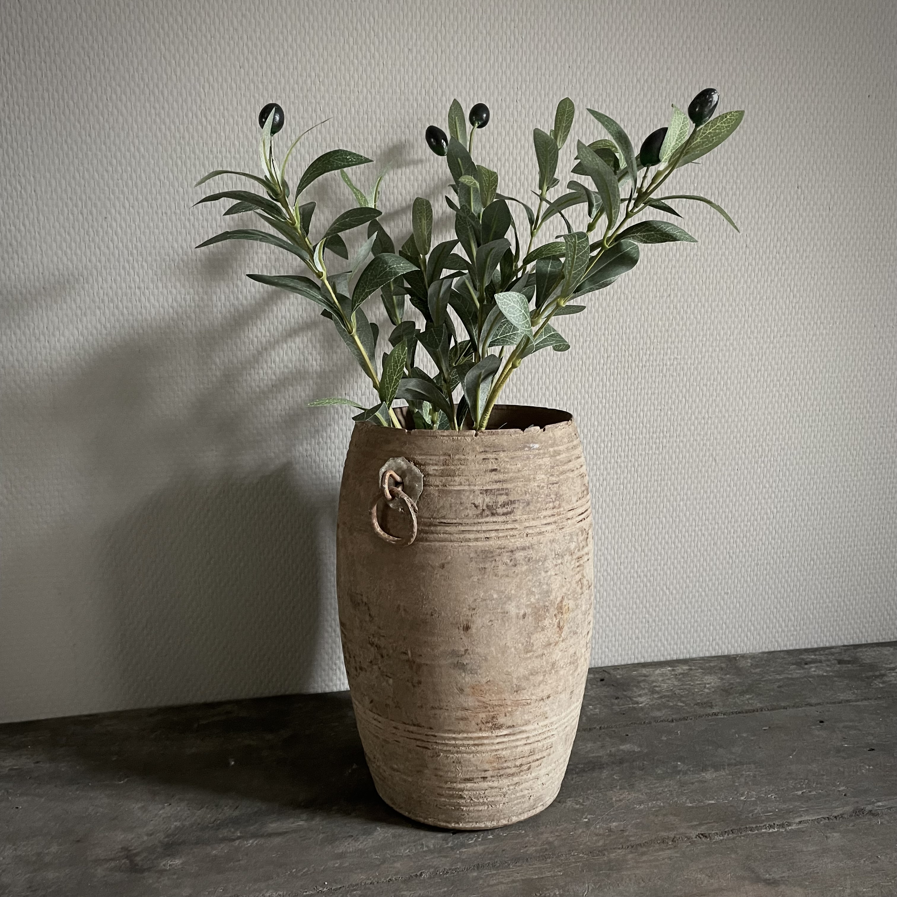Oude Nepalese pot  NR135 (H 26,5 cm)