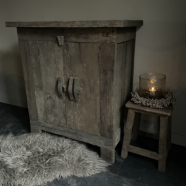 Old Farm  cabinet Aura Peeperkorn