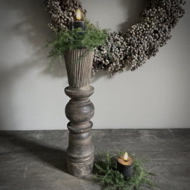 Unieke houten baluster 'kandelaar' Nr 5 (H 39 cm)
