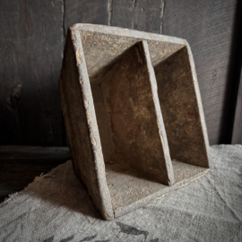 Oud houten bakje ( L 18,5 cm)