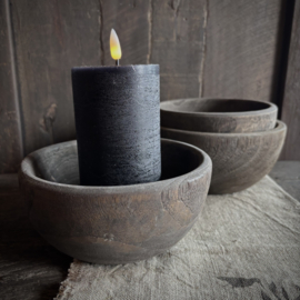 Vergrijsde houten kom/ bowl ( Dia 17 cm.)