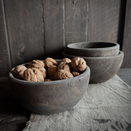 Vergrijsde houten kom/ bowl ( Dia 17 cm.)