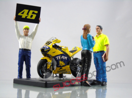 1;18<>SET - MotoGP 2006 + YAMAHA YZR-M1 + 3 Figurines.  set #149