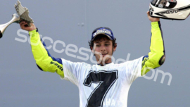 1;06<> VALENTINO ROSSI - 7 Time World Champion  MotoGP 2005 - mc362051346