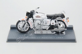 1;24<>MOTO GUZZI  V7     year 1967