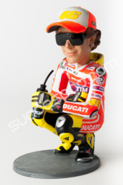 1;12<>BIG HEAD (1:8)- Valentino Rossi  -  "CROUCHED POSITION" -  MotoGP 2011