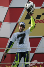 1;12<>BIG HEAD (1:8) - "PODIUM" Rossi  - MotoGP 2005  -   "7 Time World Champion".