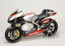 1;12<>APRILIA RSV 250cc - GP 2002 - #3 Marco Melandri