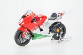 1;12<>DUCATI GP6  "TRICOLORE"   MotoGP 2006  Loris Capirossi #65