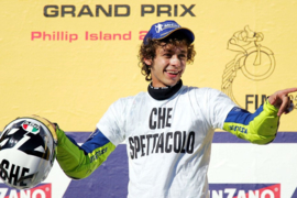 1;04<>  YAMAHA YZR-M1  -GAULOISES -  MotoGP 2004  -  World Champion - Valentino Rossi. mc042043046