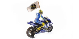 1;12<>SET - YAMAHA YZR-M1 + Figurine ROSSI + Flag Memory Andreas #77- MotoGP 2018 "Catalunya" - mc122183246