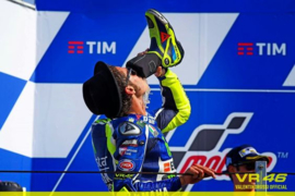 1;12<>Valentino Rossi.  GP 2016  "VICTORY DRINK". mc312160046