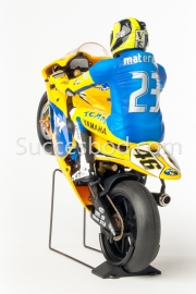 1;12<>SET - YAMAHA YZR-M1 +Figurine. MotoGP 2006.  ROSSI #46 + WHEELIE STAND.