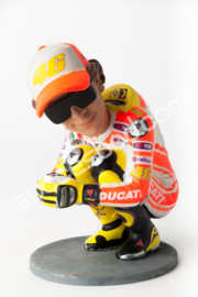 1;12<>BIG Helmet (1:8)- Valentino Rossi  -  "CROUCHED POSITION" -  MotoGP 2011