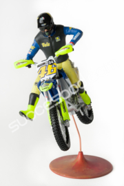 1;12<>SET - YAMAHA YZ 450F  + JUMPING RIDER #46+ DISPLAY STAND DIRT FLAT TRACK ( Italy) art.12YA46208