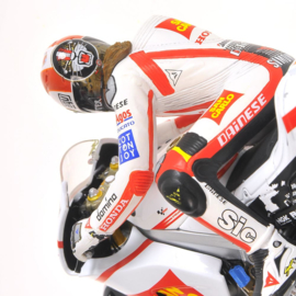 1;12<>MARCO SIMONCELLI  "Hanging off"  MotoGP 2011  mc312110158