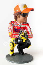 1;12<>BIG HEAD (1:8)- Valentino Rossi  -  "CROUCHED POSITION" -  MotoGP 2011
