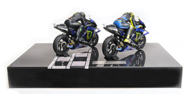 1;12<> YAMAHA YZR-M1 - SET 2 Bikes + 2 Figurines. HAMILTON and ROSSI - Test VALENCIA 2019  mc.122194446