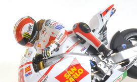 1;12<>MARCO SIMONCELLI  "Hanging off"  MotoGP 2011  mc312110158