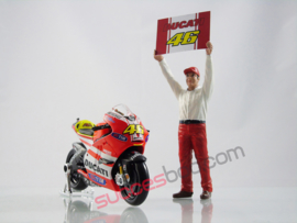 1;18<>DUCATI PITCREW MAN with #46  Ducati board. (2 pcs)  art 4607/428