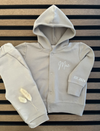 HOODIE met NAAM & GEBOORTEJAAR | SAND