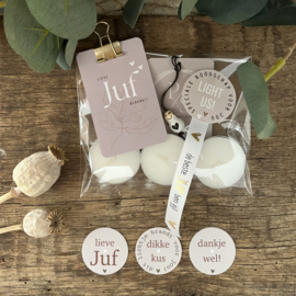 Theelichtjes (3x) met verborgen boodschap! Lieve Juf!